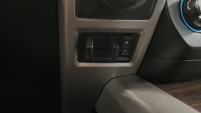 Used 2020 Stone Gray Metallic Ford Lariat image 29