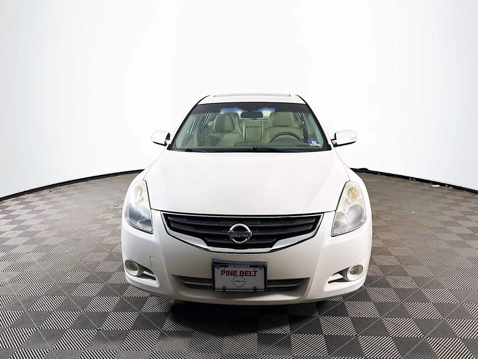 Used 2011 Winter Frost Pearl Nissan 2.5 SL image 2