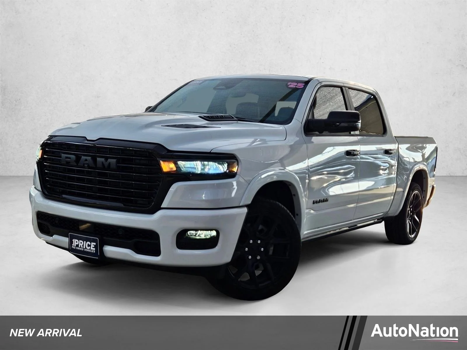 2025 RAM 1500 Laramie 4x4 Crew Cab 5'7's photo