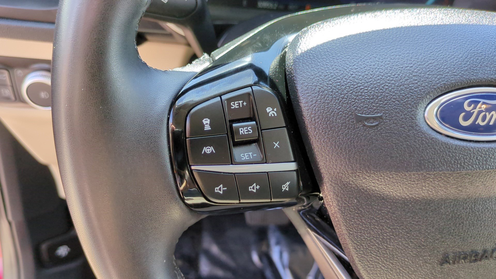 Used 2022 Red Metallic Ford SEL Plug-In Hybrid image 17