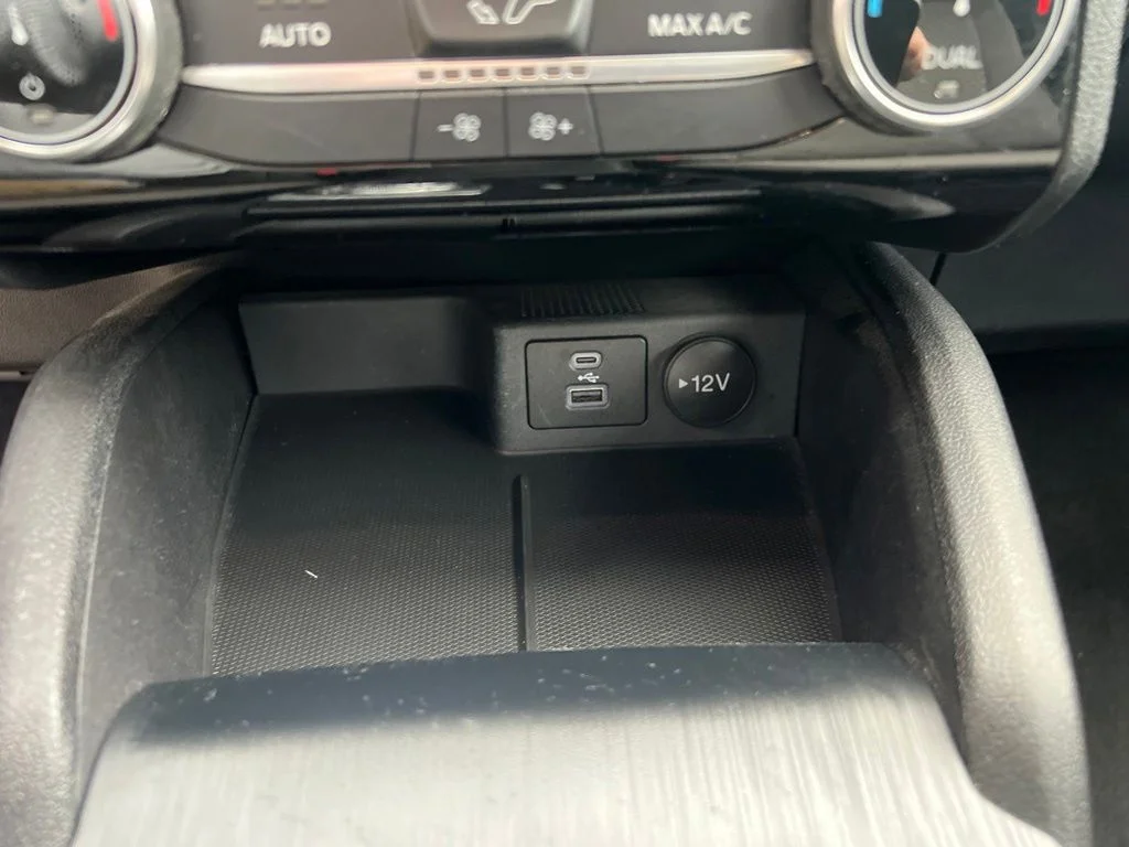 Used 2022 White Ford SE image 25