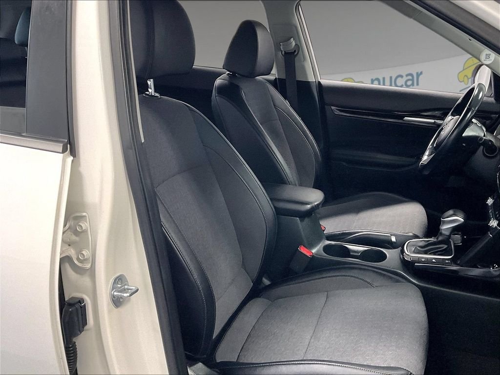 Used 2024 White Kia X-Line image 11