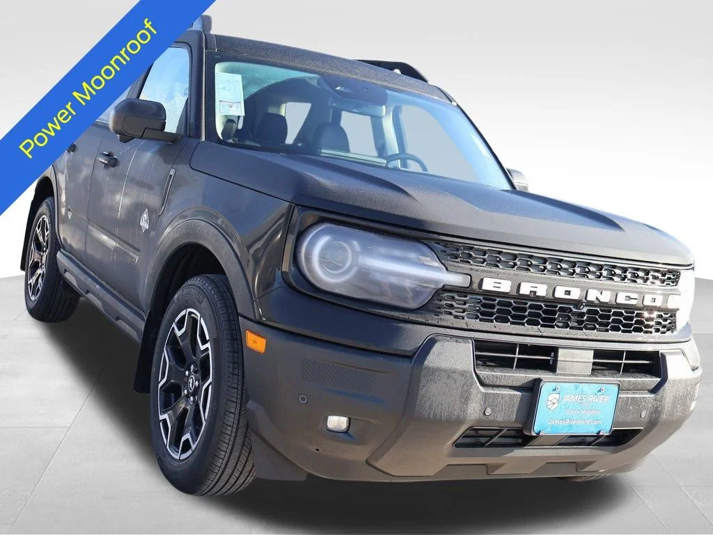 New 2025 Shadow Black Ford Outer Banks® image 6