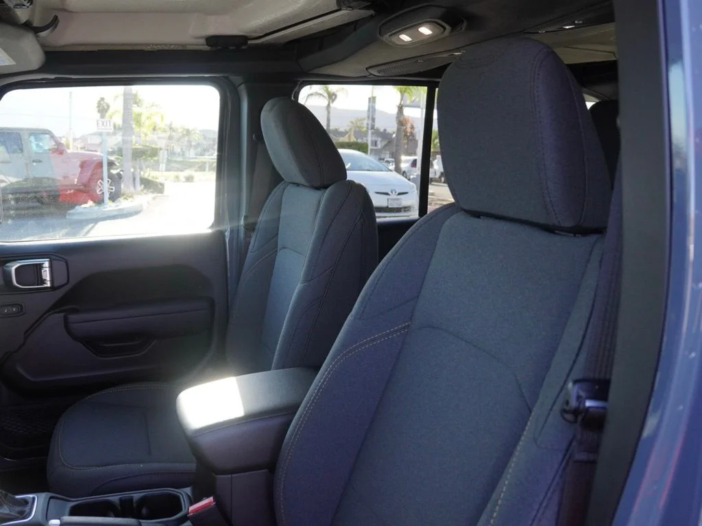 New 2026 Anvil Clear-Coat Exterior Paint Jeep Sport S image 17