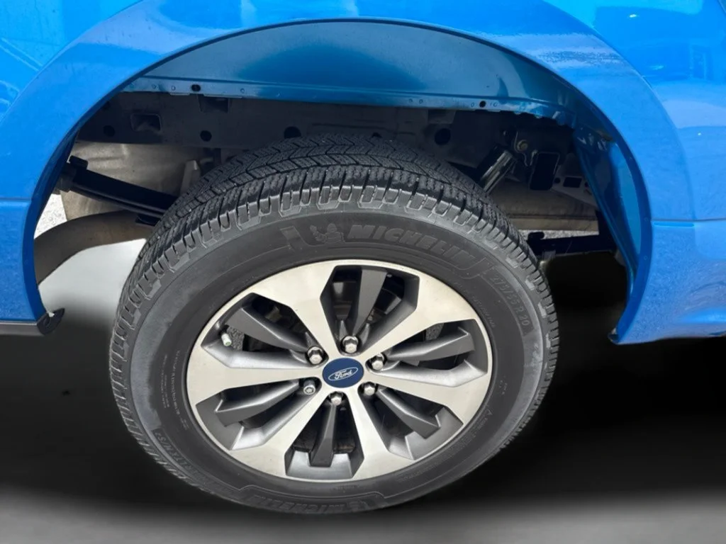 Used 2020 Blue Metallic Ford XL image 38