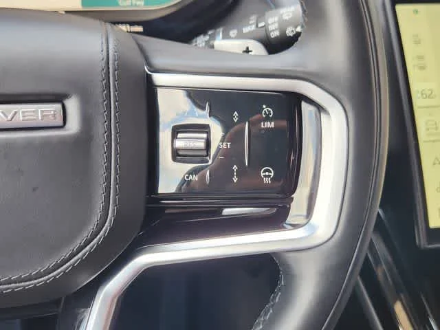 Used 2025 Varesine Blue Metallic Land Rover SE image 28