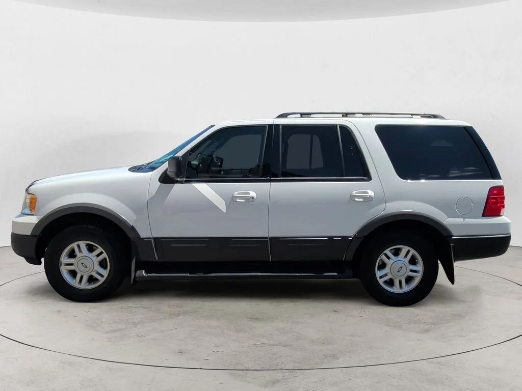 Used 2005 White Ford XLT image 2