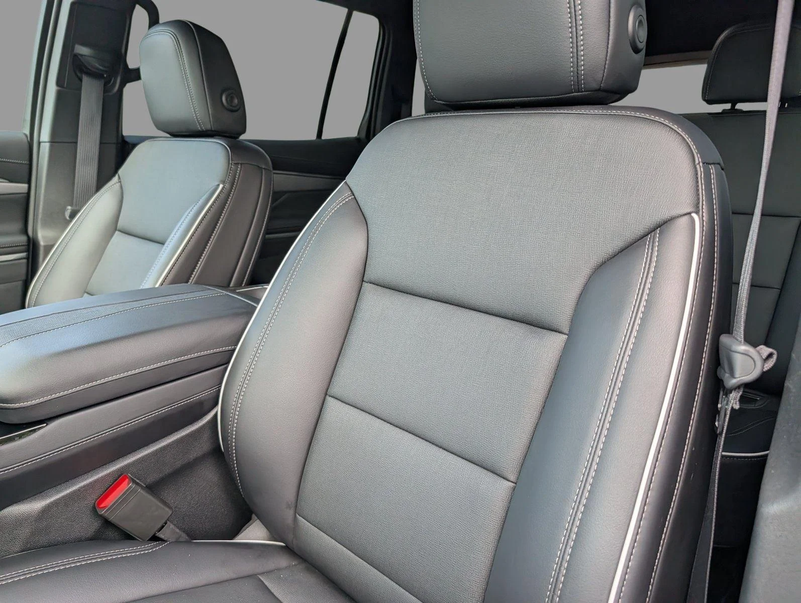 Used 2026 Ocean Blue Metallic Buick Preferred image 13