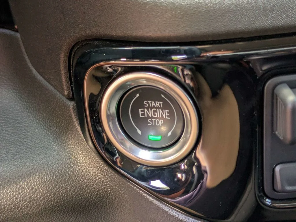 Used 2023 Black GMC SLE image 27
