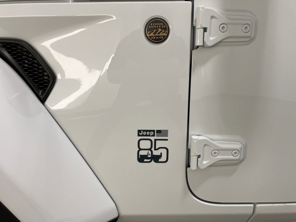 New 2026 Bright White Clear-Coat Exterior Paint Jeep 85th Anniversary image 21