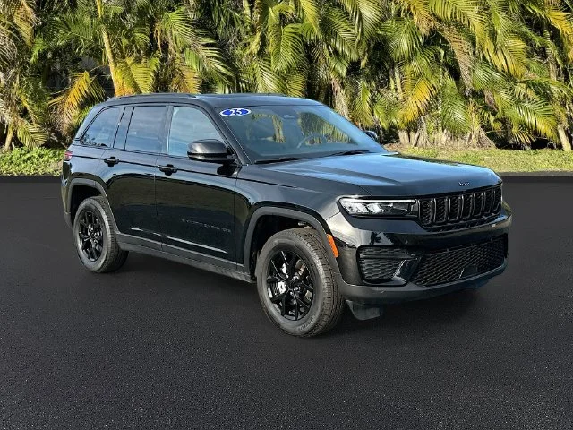 Used 2025 Black Jeep Altitude X image 2