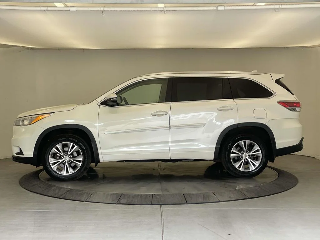 Used 2015 Toyota Highlander XLE with VIN 5TDJKRFH3FS120624 for sale in Sewickley, PA