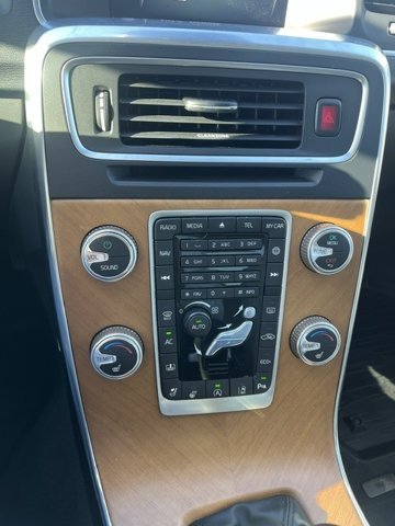 Used 2017 Crystal White Metallic Volvo Inscription Platinum image 7