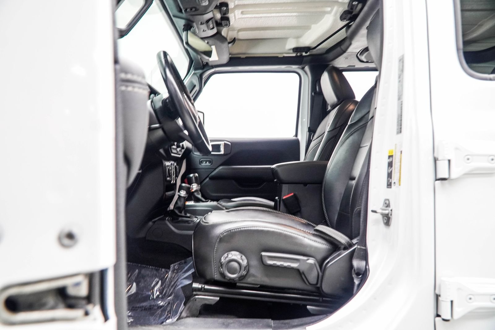 Used 2021 White Jeep Unlimited Sahara 4xe image 39