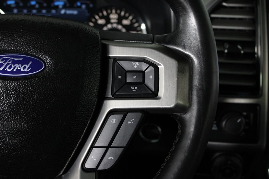 Used 2018 White Ford Platinum image 28