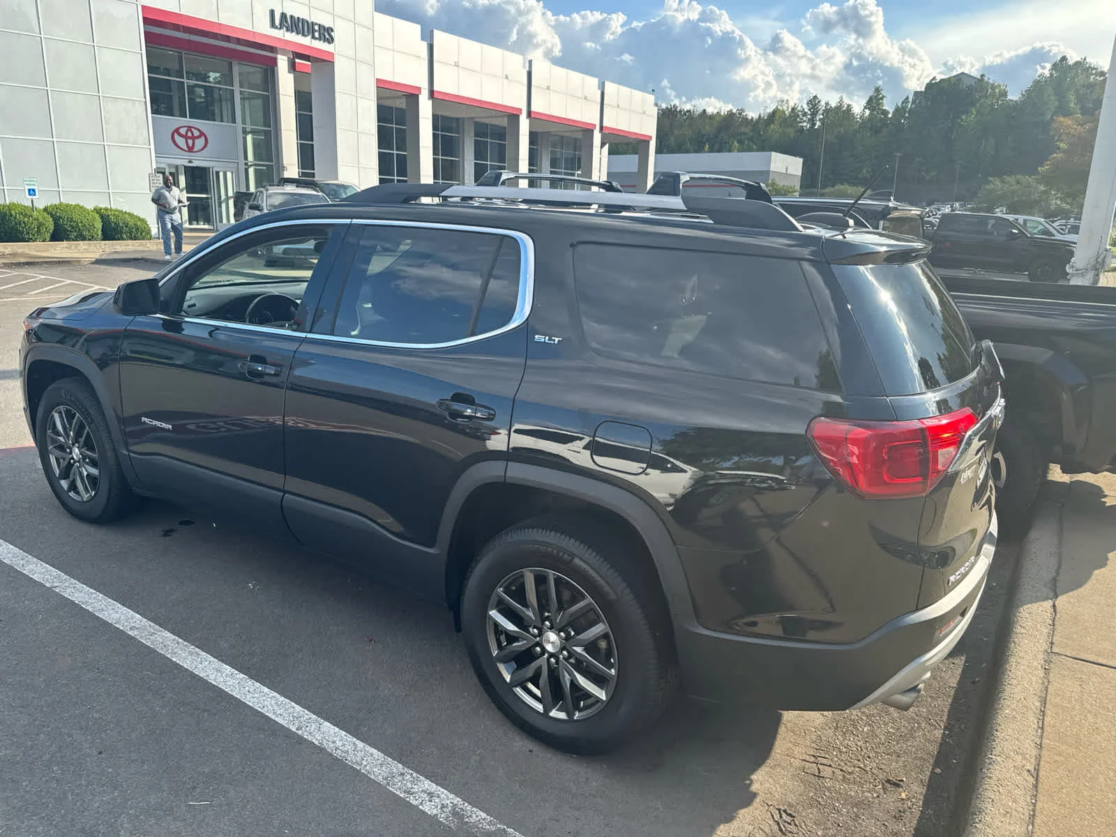 Used 2019 Ebony Twilight Metallic GMC SLT image 3