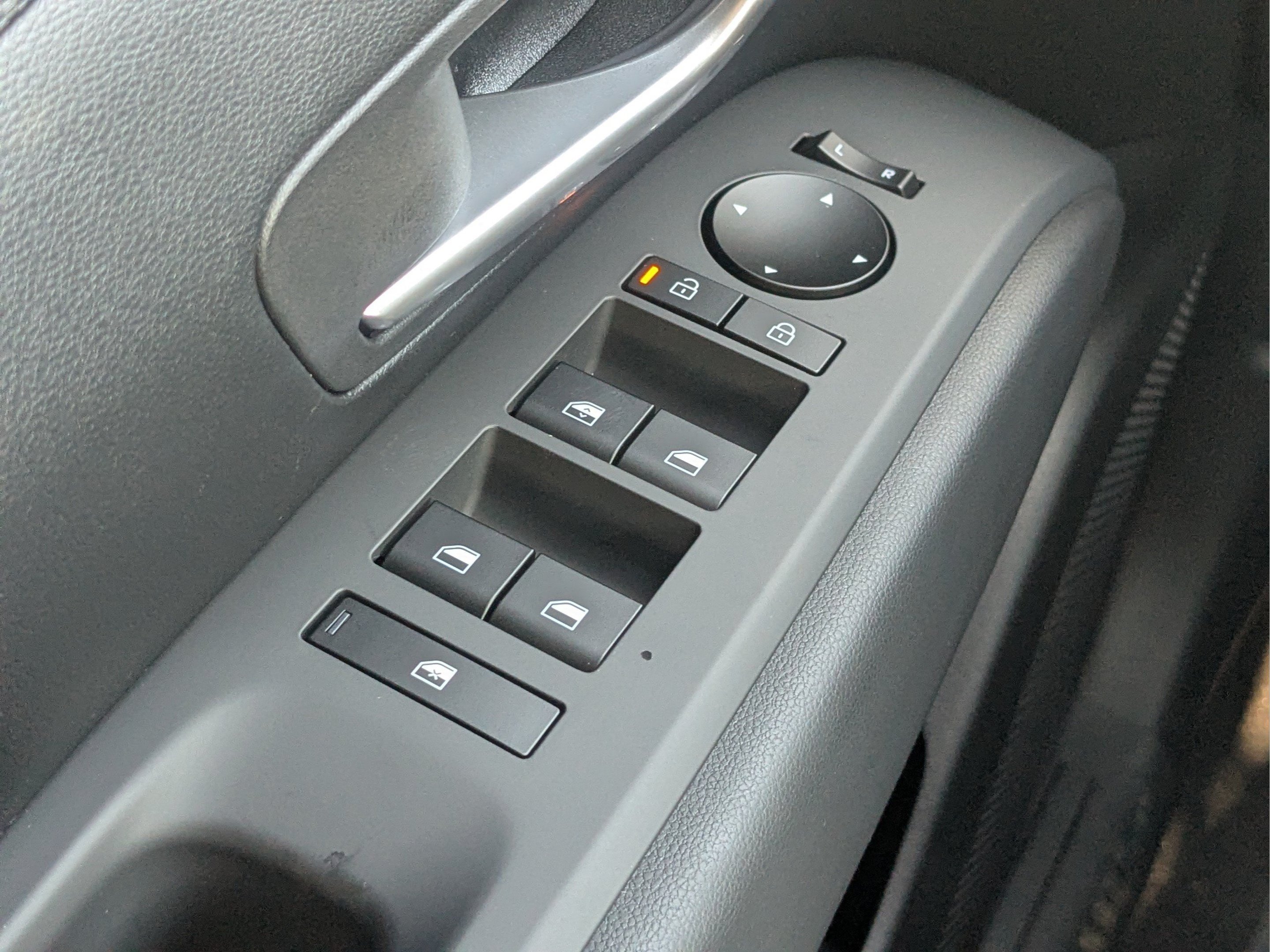 New 2026 Sage Gray Hyundai SE FWD image 21