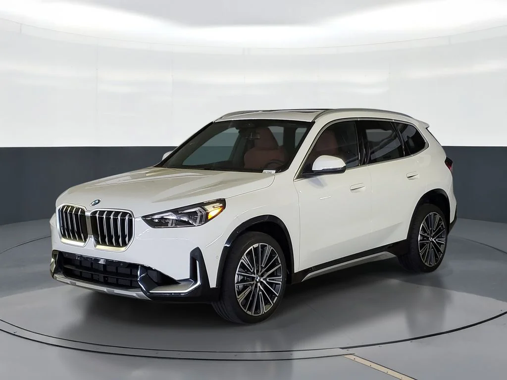 Used 2026 White BMW xDrive28i image 1