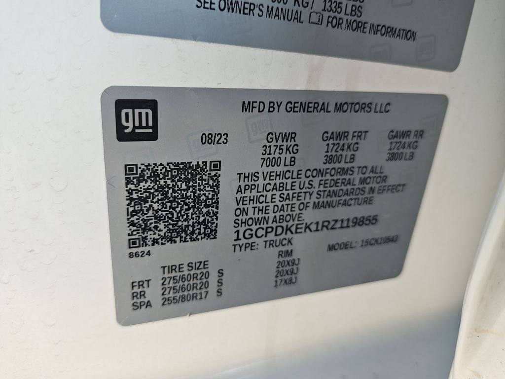 Used 2024 White Chevrolet LT image 26