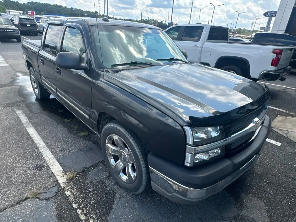 Used 2004 Dark Gray Metallic Chevrolet LS image 2