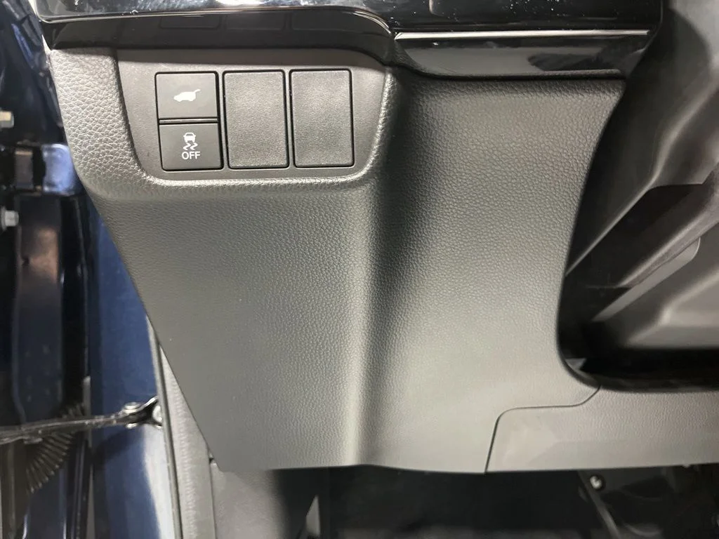 Certified Used 2023 Canyon River Blue Metallic Honda EX-L image 17