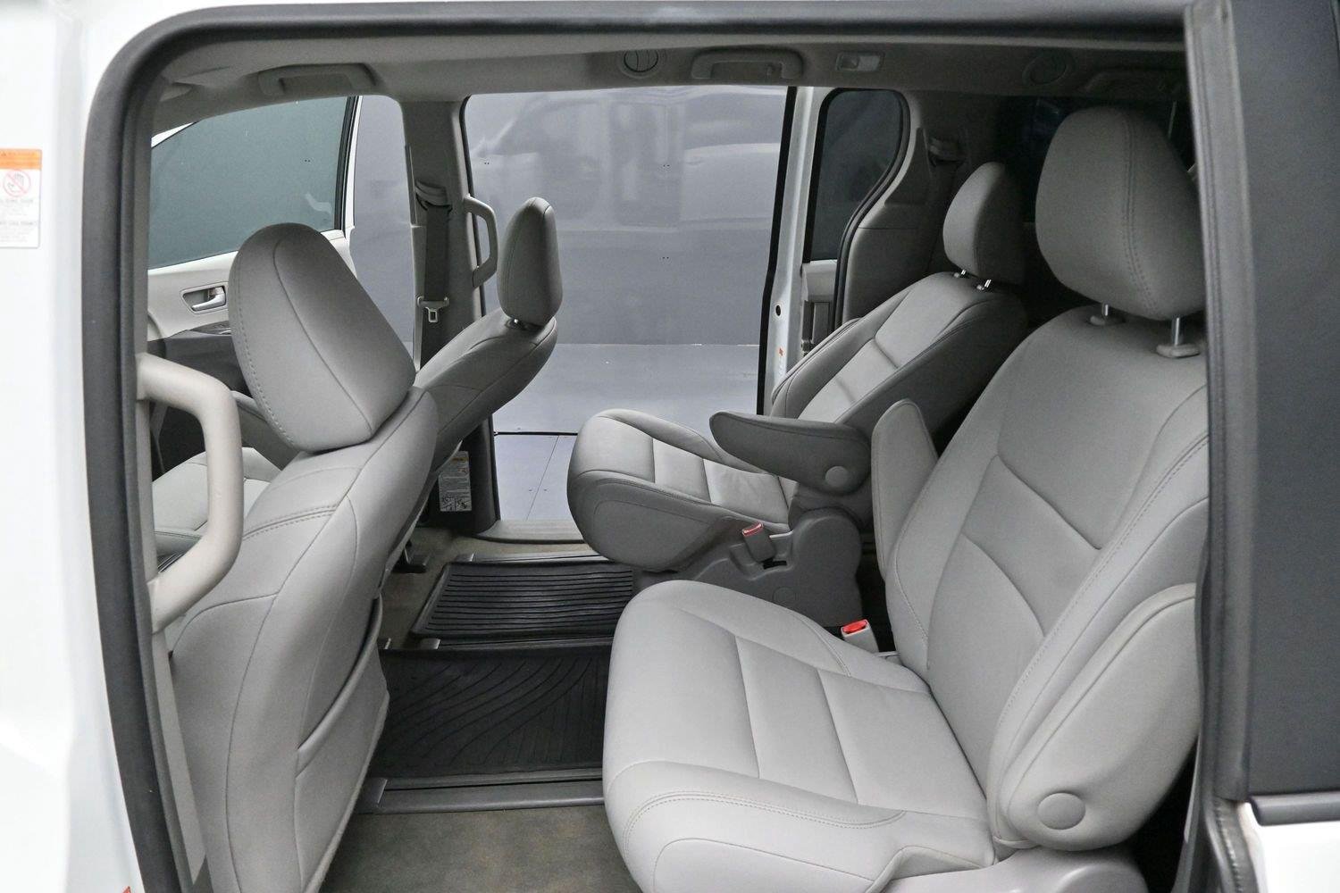 Used 2017 Blizzard Pearl Toyota XLE image 29