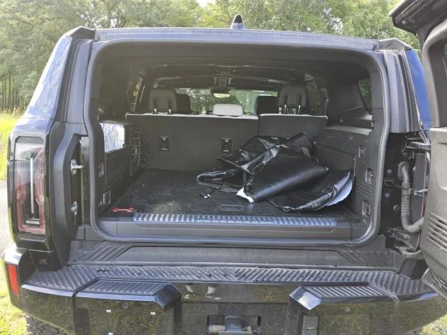 Used 2024 Void Black GMC 2X image 2