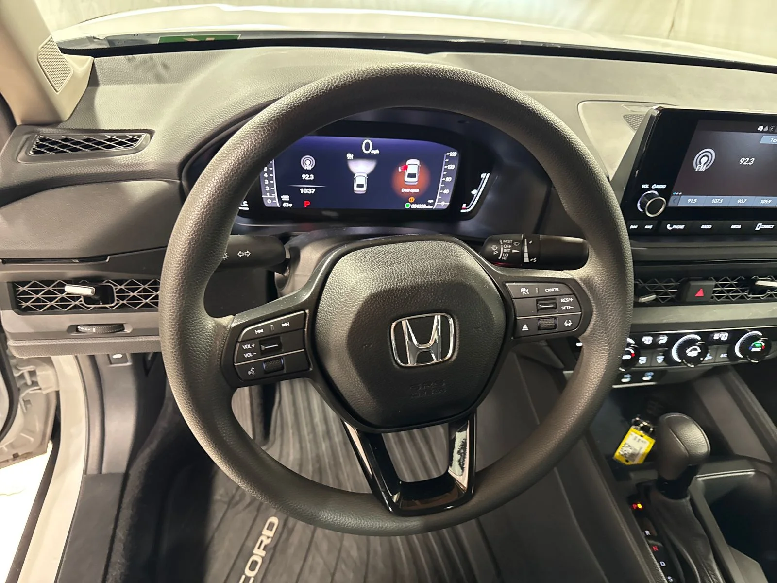2025 Honda Accord SE - Photo 17