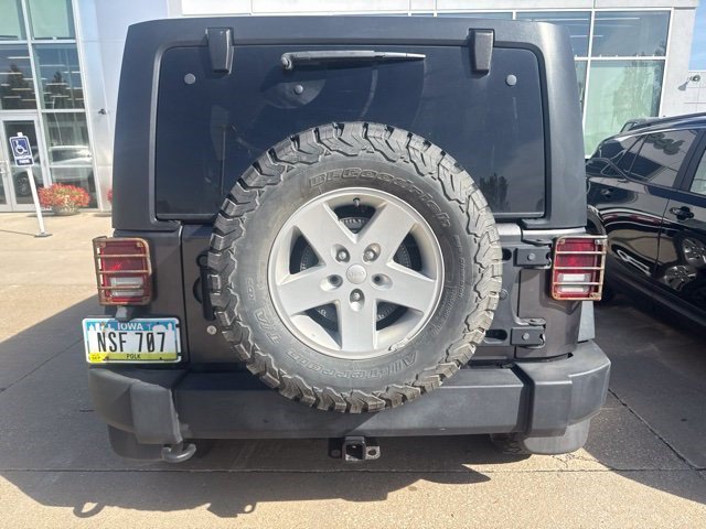 Certified Used 2018 Granite Crystal Metallic Clearcoat Jeep Sport S image 3