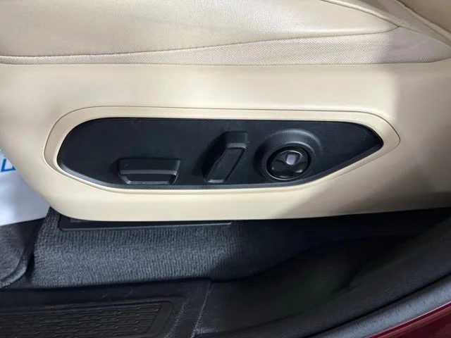 Used 2022 Red Jeep Limited image 18