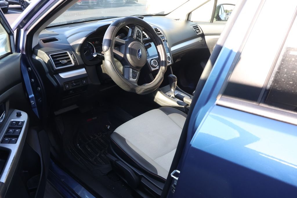 Used 2016 Blue Subaru 2.0i Premium image 9