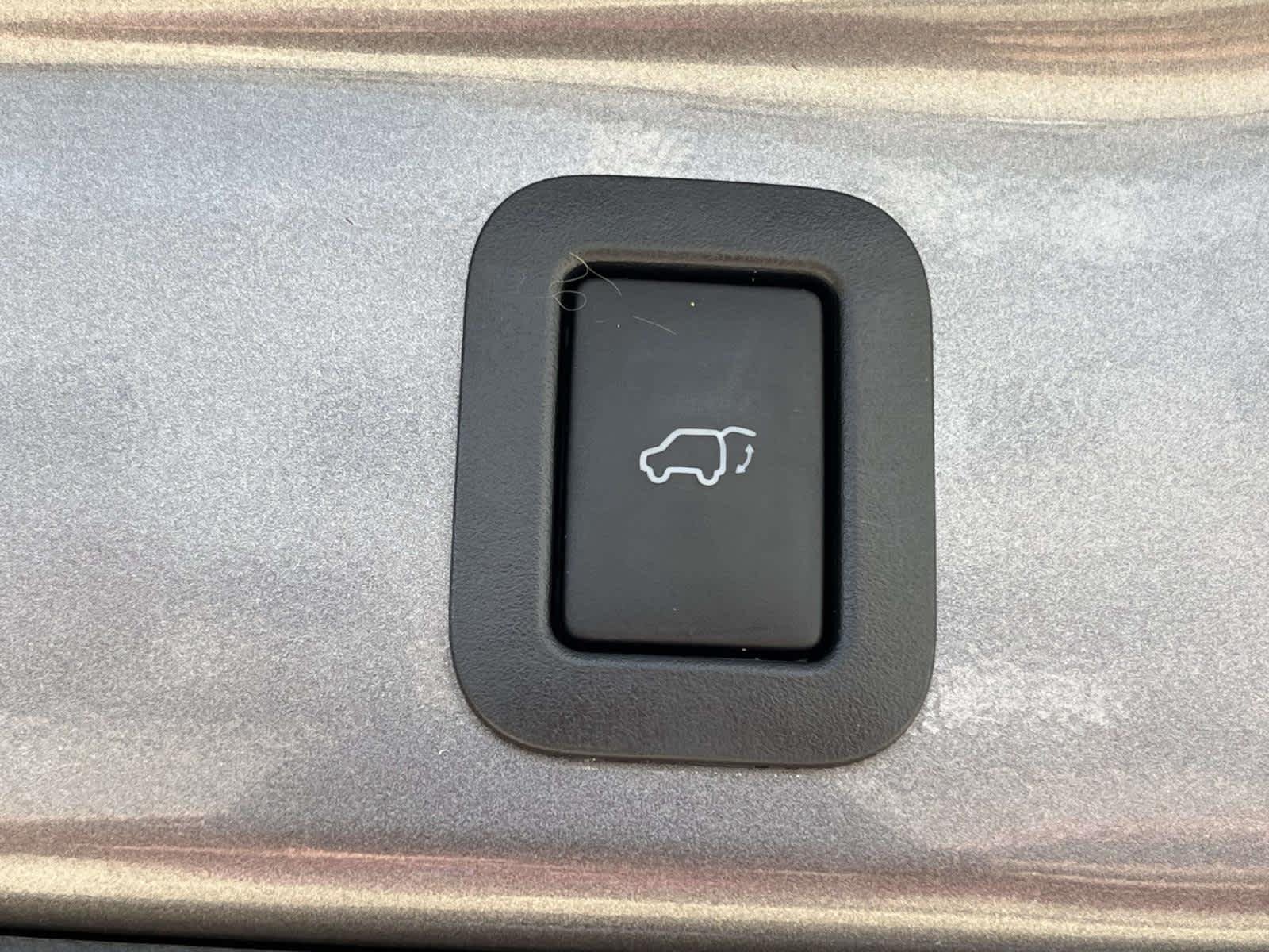 Used 2017 Predawn Gray Mica Toyota XLE image 21