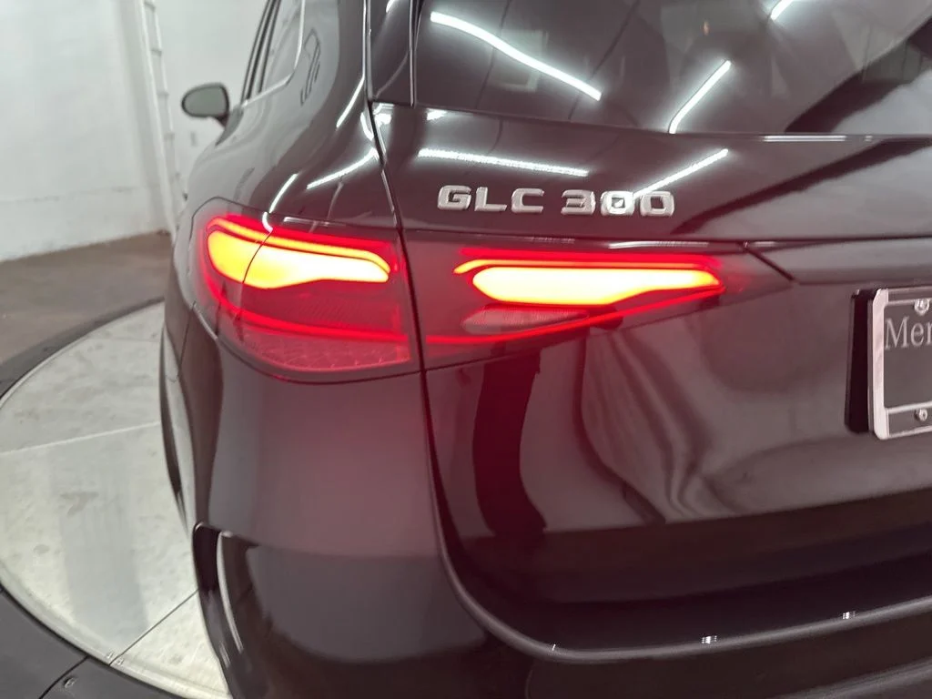 New 2026 Black Mercedes-Benz GLC 300 image 27