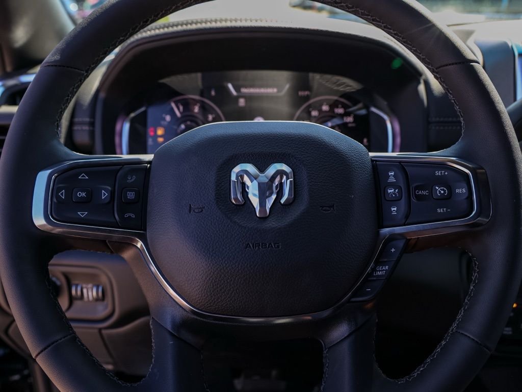 New 2026 Diamond Black Crystal Pearl-Coat Exterior Paint RAM Laramie image 18