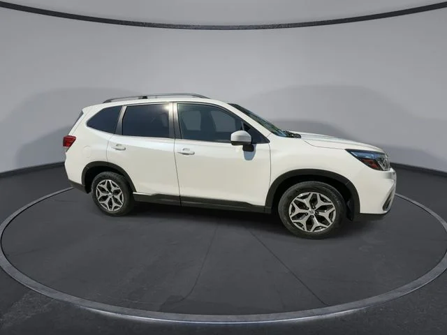 Used 2020 White Subaru Premium image 9
