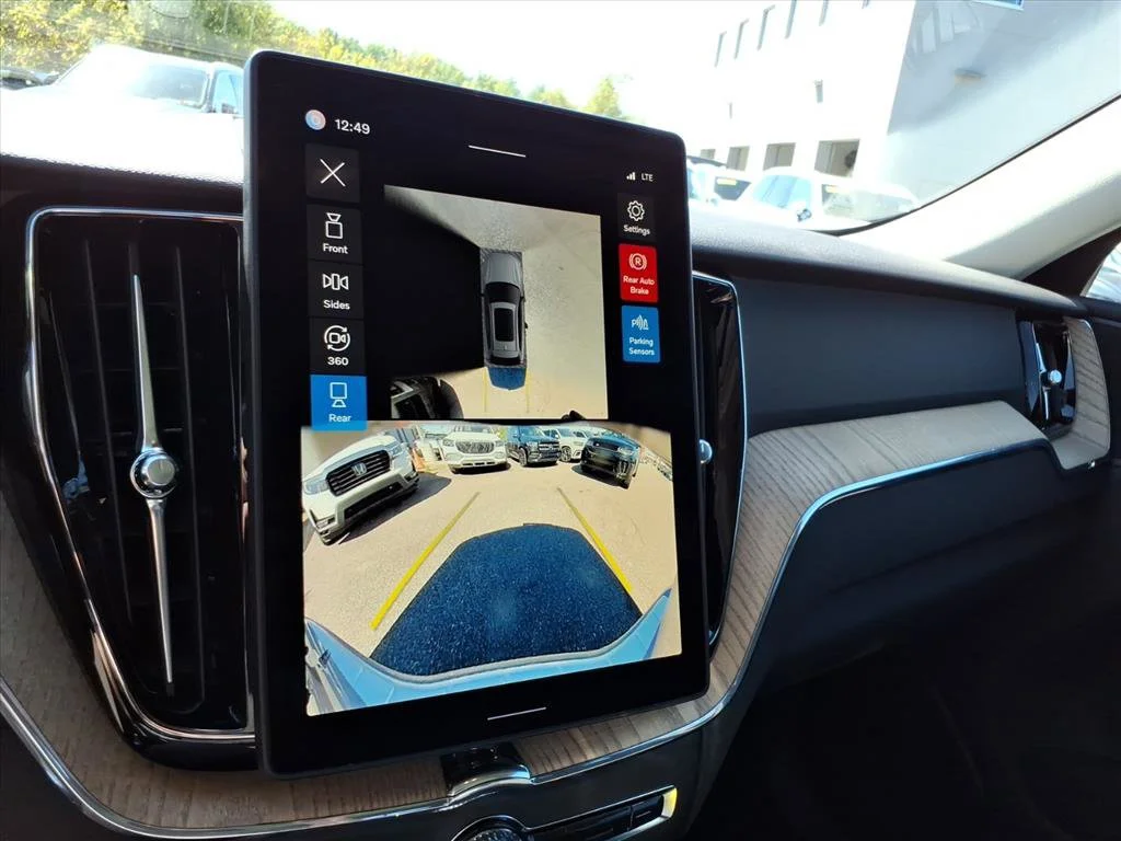 2026 Volvo XC60 Plus - Photo 20