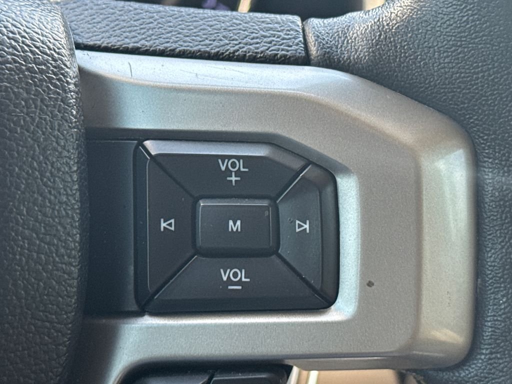 Used 2020 White Ford Lariat image 26