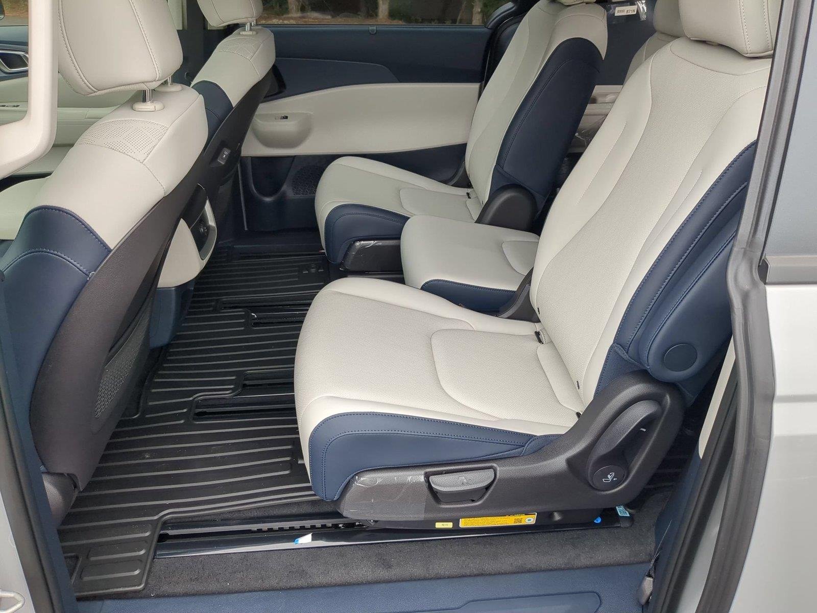 New 2026 Ceramic Silver Kia EX image 32