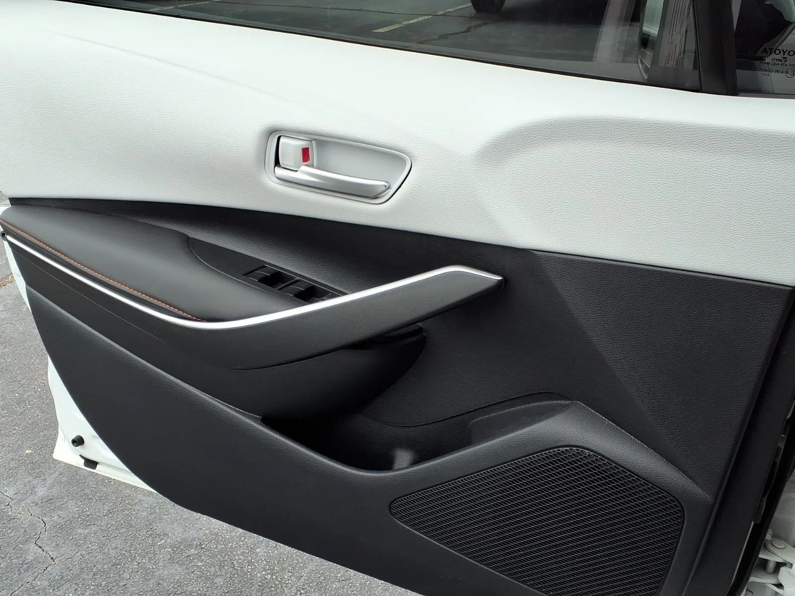 Used 2025 Ice Cap/Midnight Black Metallic Toyota FX image 25