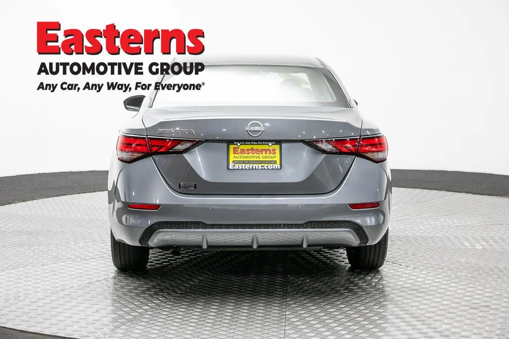Used 2024 Gray Nissan S image 6