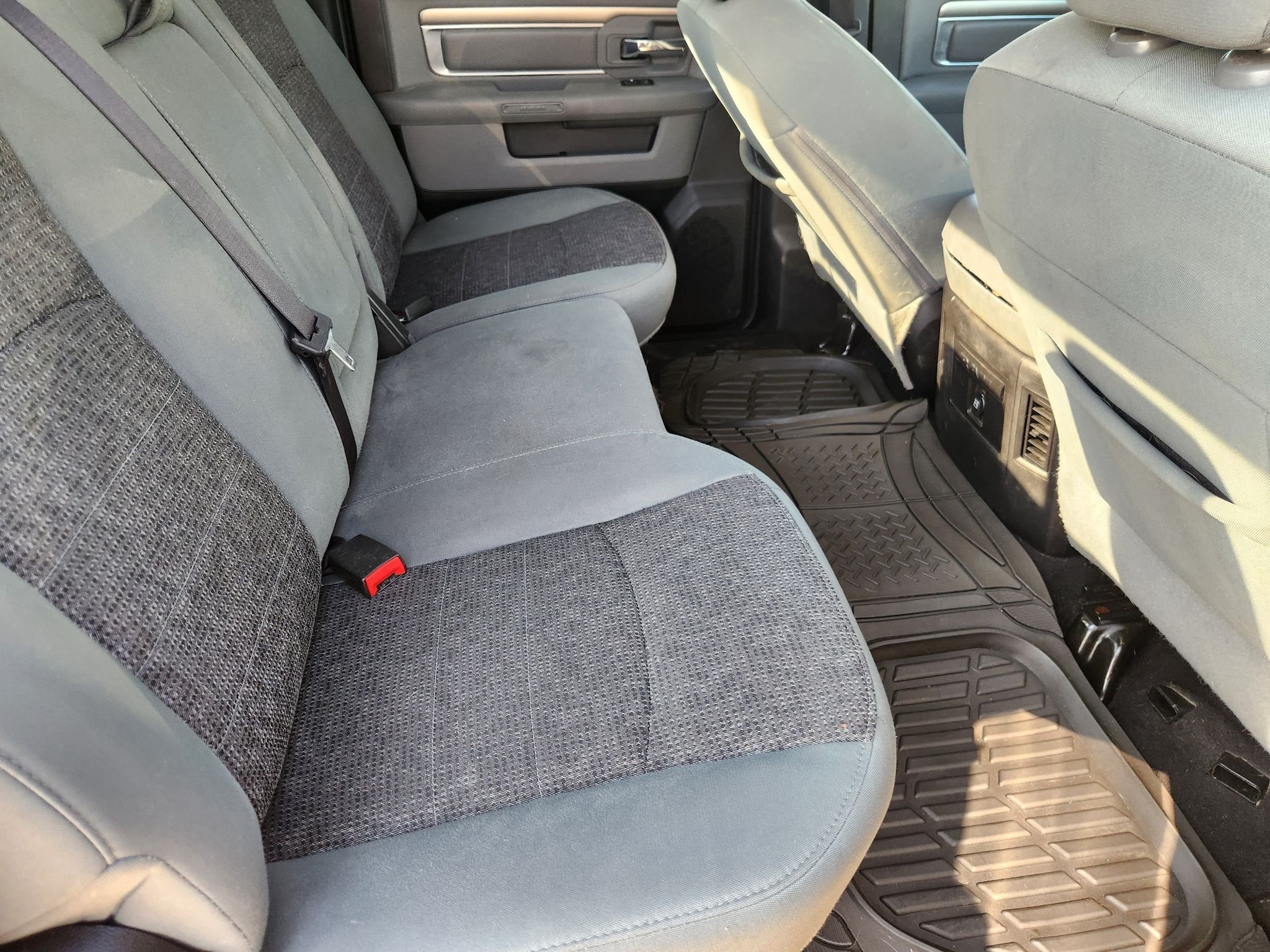 Used 2018 BLACK Ram Big Horn image 34