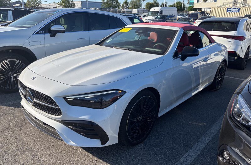 Certified Used 2024 MANUFAKTUR Moonlight White Metallic Mercedes-Benz CLE 300 image 1