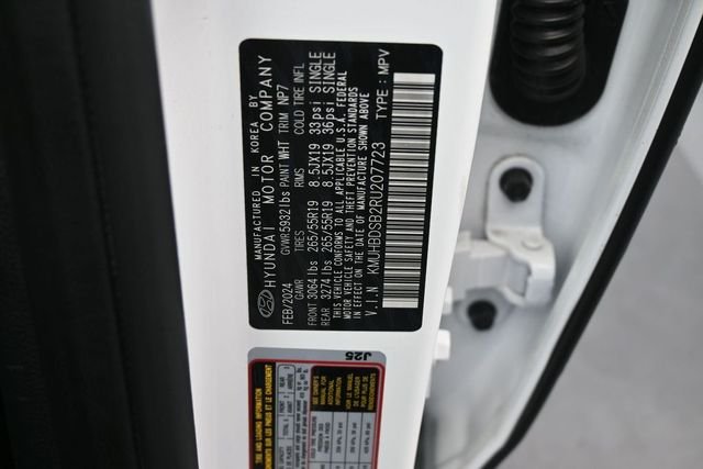 Used 2024 White Genesis 2.5T image 18