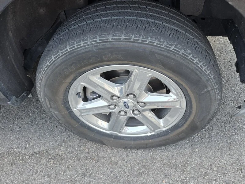 Used 2025 Black Metallic FORD XLT image 7