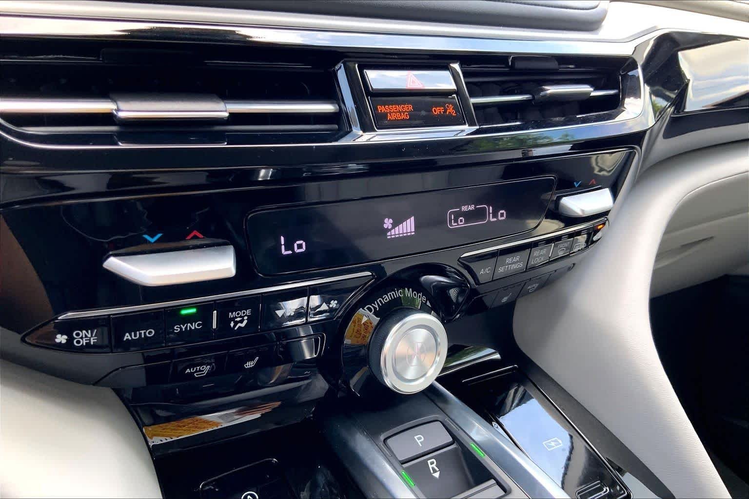 Used 2026 Solar Silver Metallic Acura w/Technology Package image 32