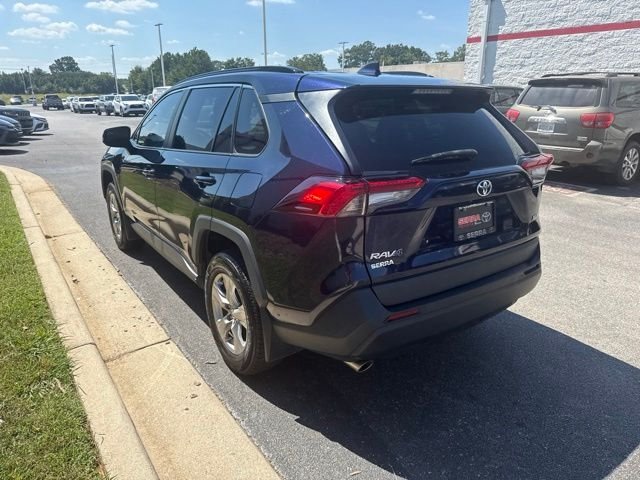 Used 2024  Toyota XLE image 5