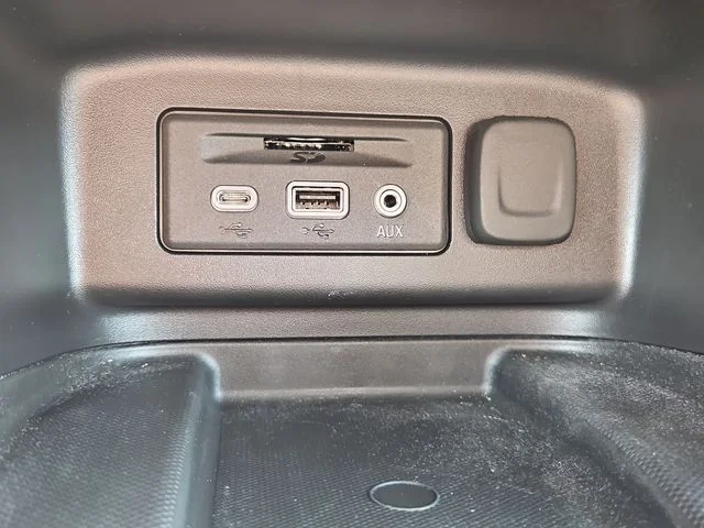 Used 2024 Beige Chevrolet Premier image 27