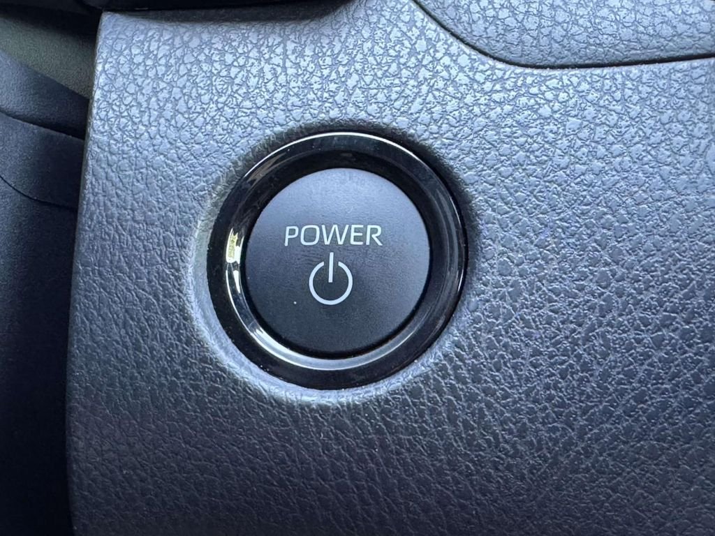 Used 2025  Toyota SE image 9