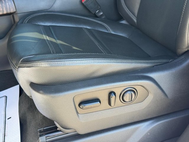 Used 2021 WHITE FROST TRICOAT GMC Denali image 26