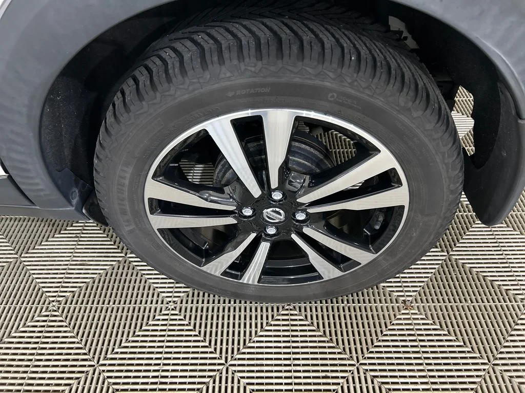Used 2018 White Nissan SV image 10